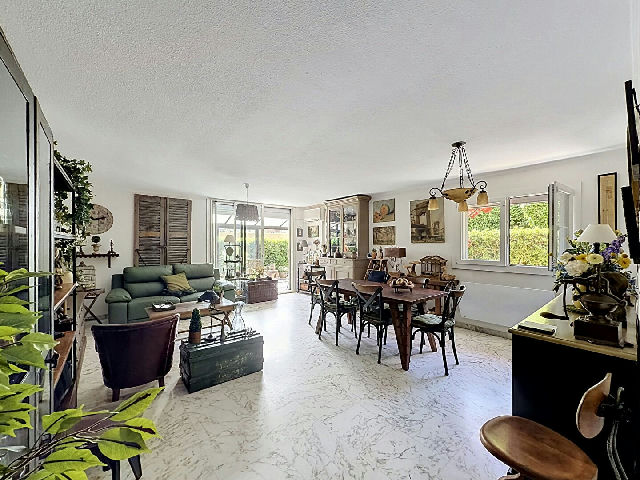 Antibes - Val Claret - Ground-floor apartment with a private 320 m² garden - 2