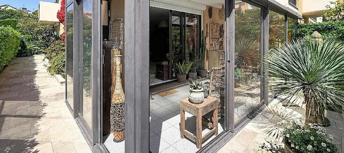 Antibes - Val Claret - Ground-floor apartment with a private 320 m² garden - 4