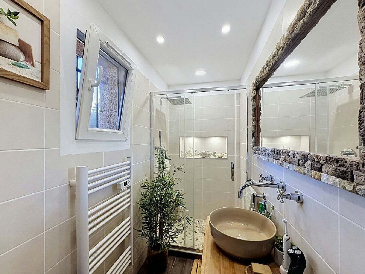 Antibes - Val Claret - Ground-floor apartment with a private 320 m² garden - 9
