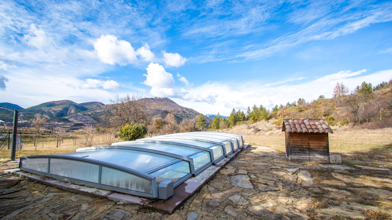 4 bed property with amazing views, very quiet location, water source, pond, pool, stables - 3