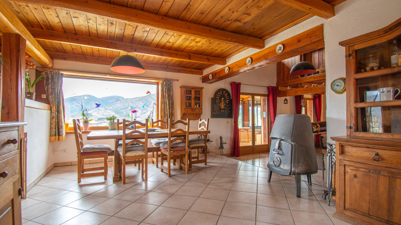 4 bed property with amazing views, very quiet location, water source, pond, pool, stables - 5