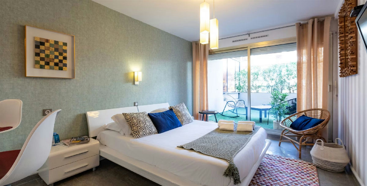 Studio apartment with terrace - 4