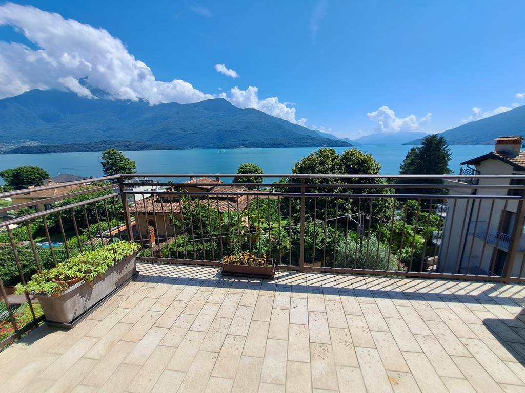 Nice apartment with a terrace and stunning lake views - 4