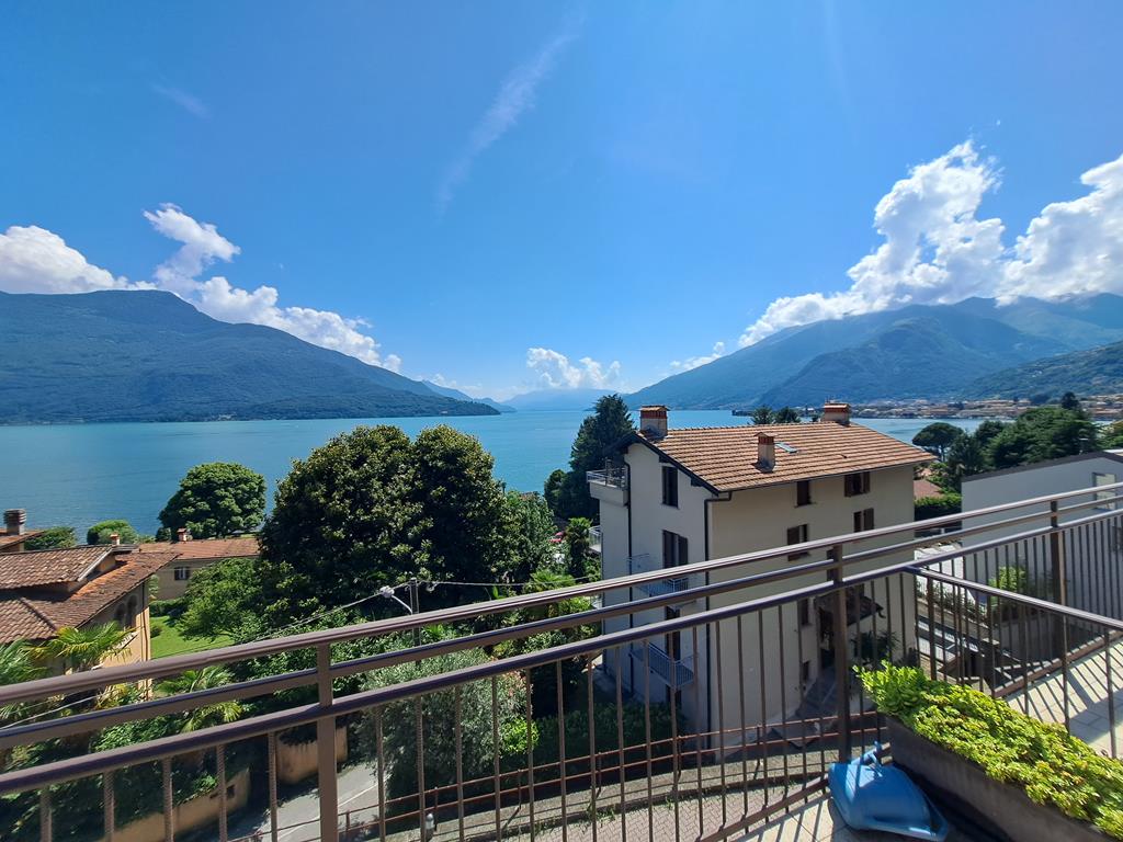 Nice apartment with a terrace and stunning lake views - 5