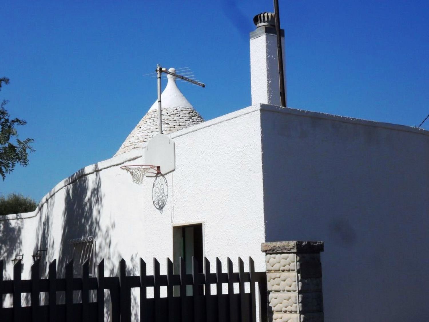 Trullo in the countryside with panoramic views - 2