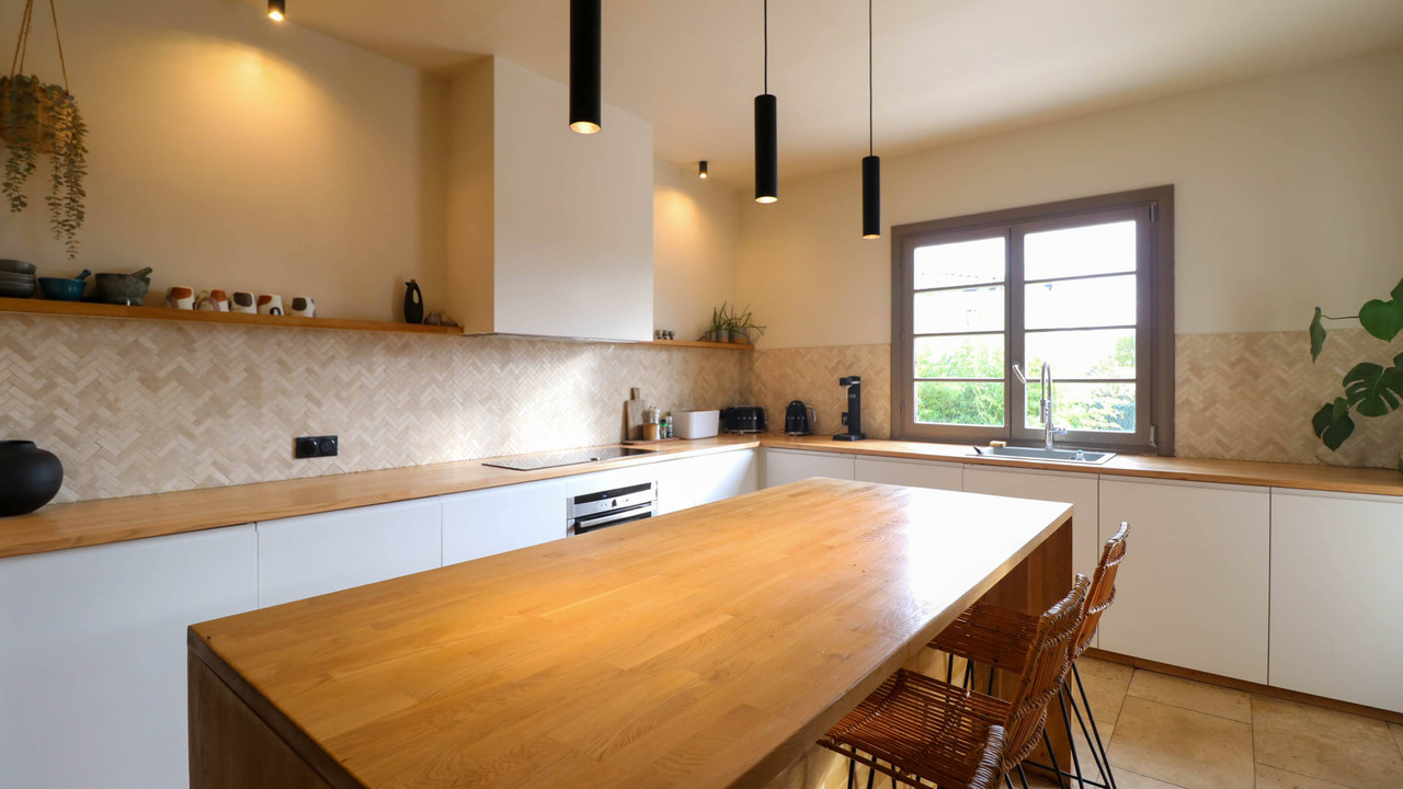 Beautifully renovated 175 m² home with guest annexe, pool & large terrace, 5 km from Uzès - 4