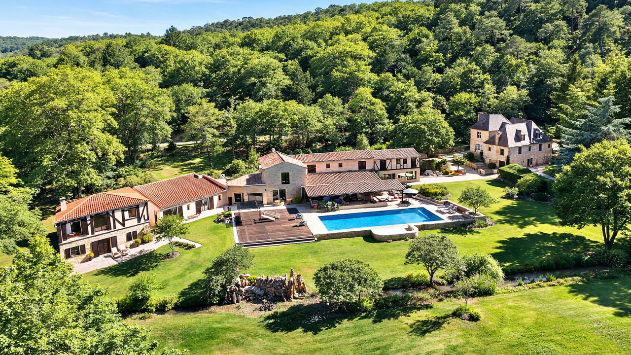 Superb Hotel, Restaurant and Manor house in the popular village of Carsac, near Sarlat la Canéda, Do