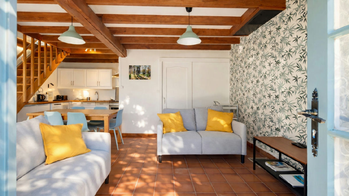 Superb property with 4 gites and pool - 10