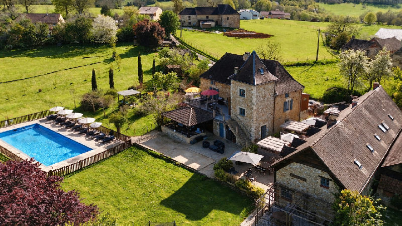 Superb property with 4 gites and pool - 2