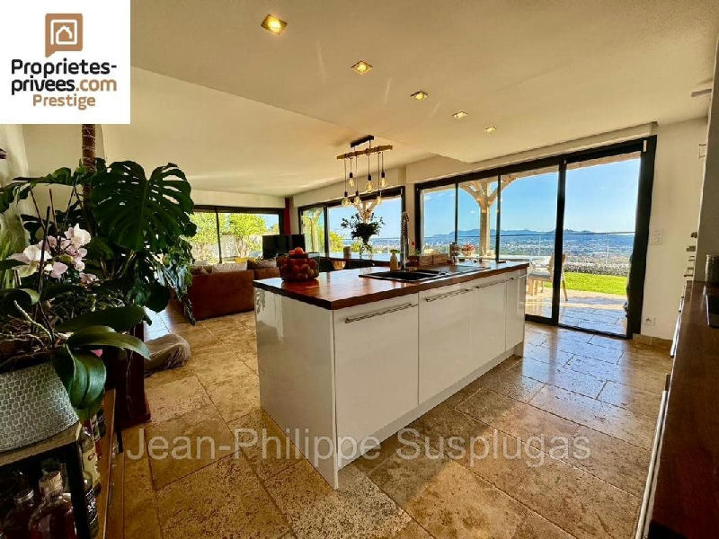 Contemporary Villa with 180° Sea View - 4