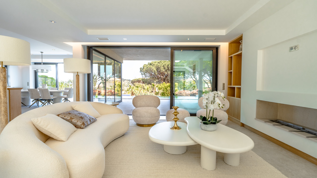 In a quiet, secure neighborhood near downtown: an exceptional villa offering a truly privileged life - 3