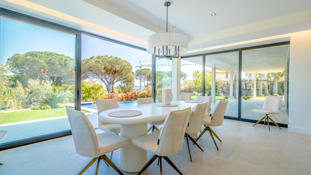 In a quiet, secure neighborhood near downtown: an exceptional villa offering a truly privileged life - 4