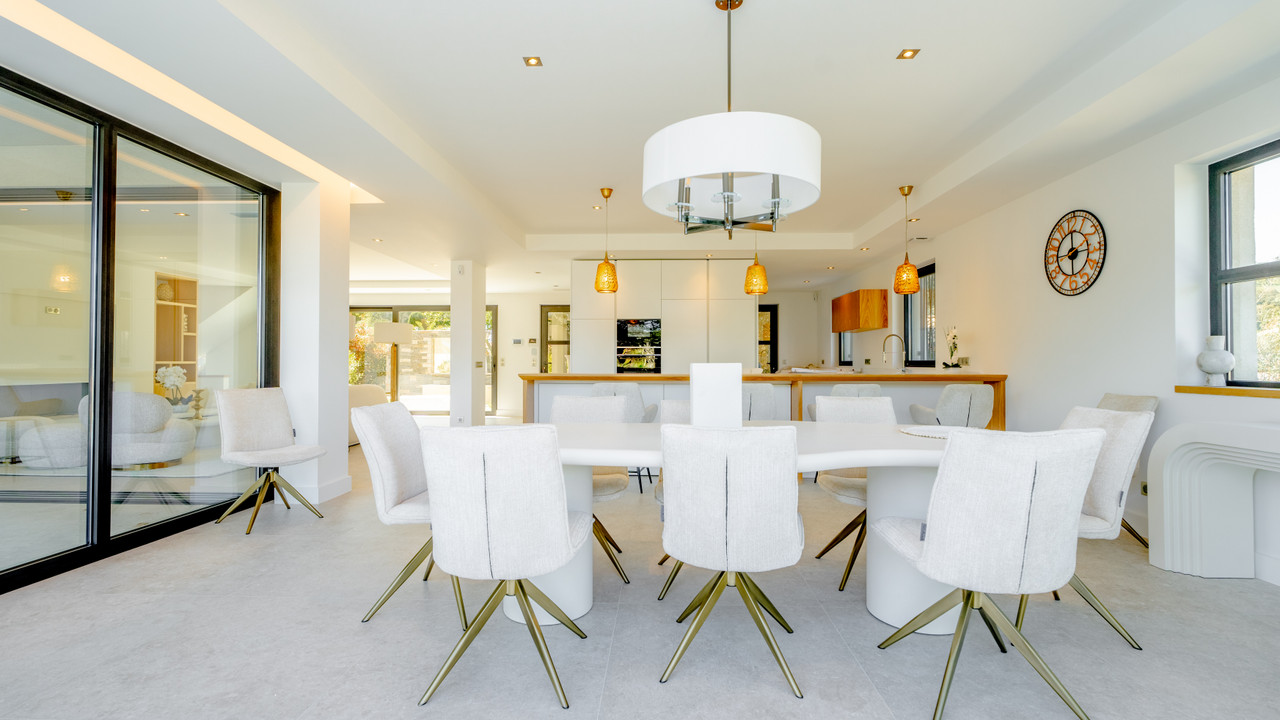 In a quiet, secure neighborhood near downtown: an exceptional villa offering a truly privileged life - 5