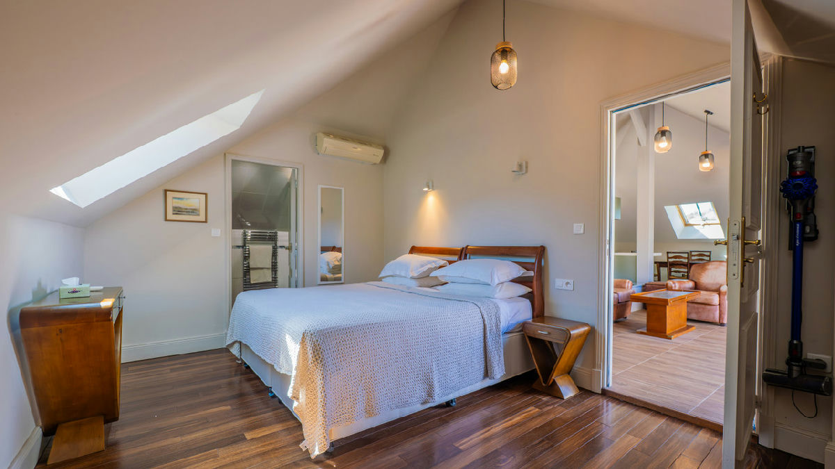 Exceptional Prestigious Manor house with guest accommodation in the heart of historic Sarlat la Cane - 10