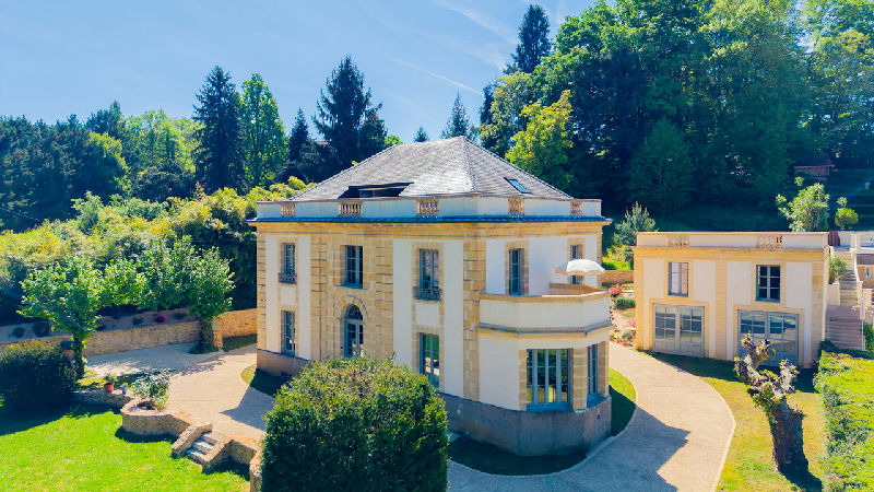 Exceptional Prestigious Manor house with guest accommodation in the heart of historic Sarlat la Cane