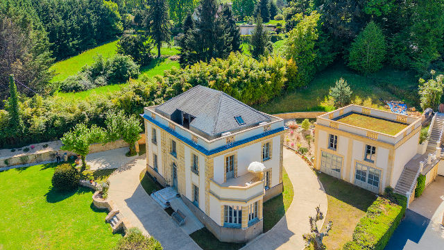Exceptional Prestigious Manor house with guest accommodation in the heart of historic Sarlat la Cane - 2