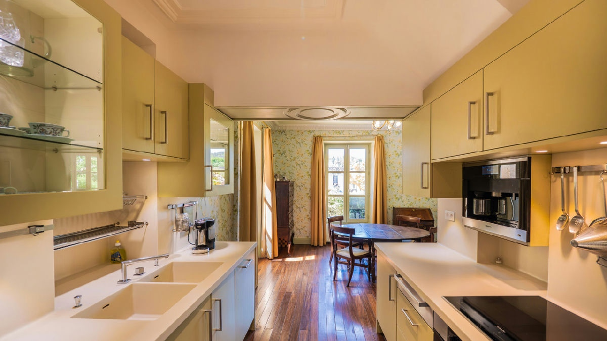 Exceptional Prestigious Manor house with guest accommodation in the heart of historic Sarlat la Cane - 8