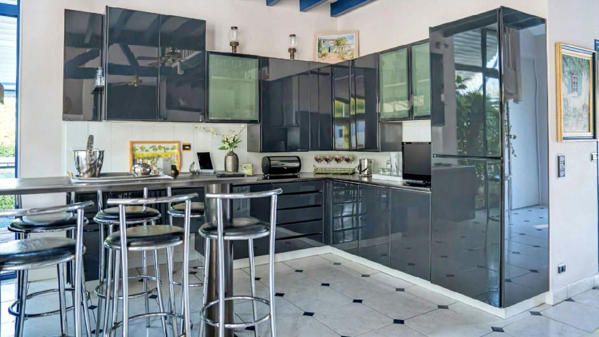 Exceptional house with swimming pool, water well and numerous high-end amenities - 1