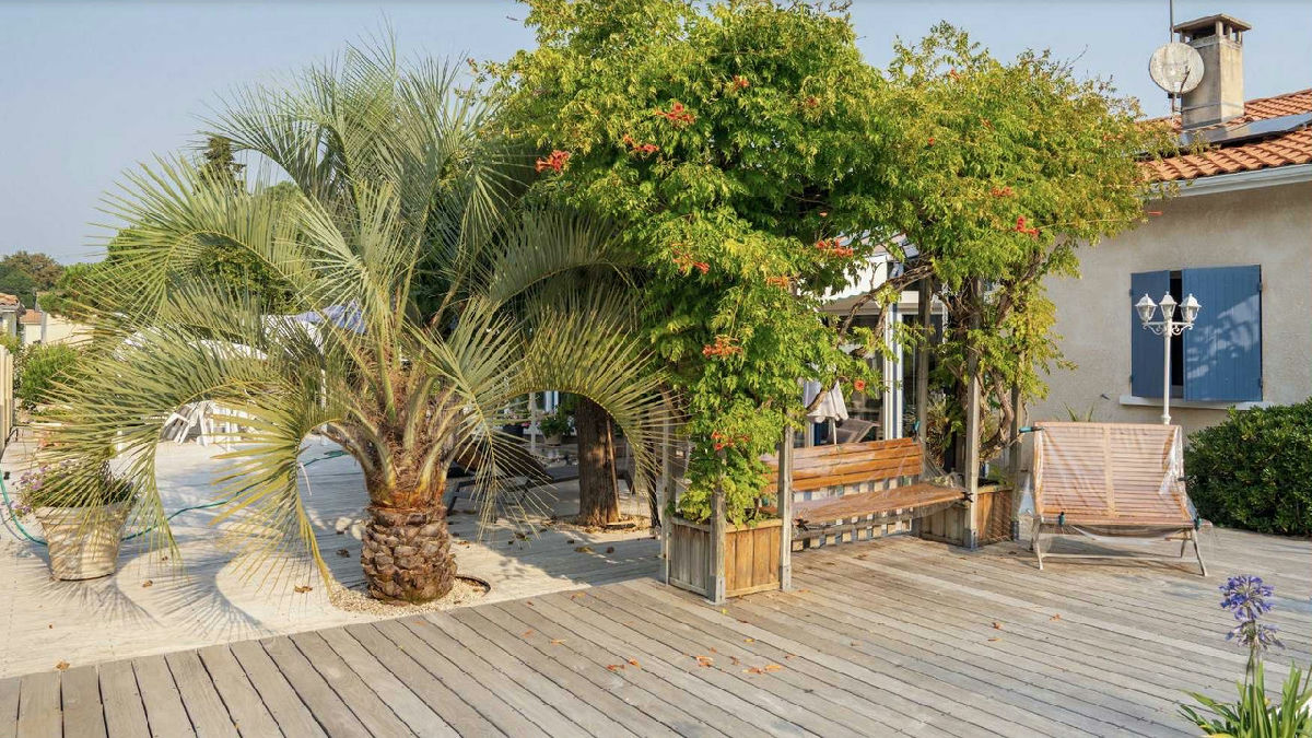 Exceptional house with swimming pool, water well and numerous high-end amenities - 5