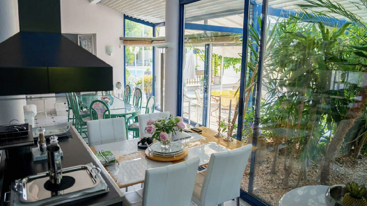 Exceptional house with swimming pool, water well and numerous high-end amenities - 9