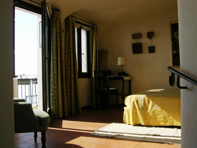 Townhouse in Cipressa, 4 floors, 2-3 rooms, 2 balconies with sea vieuw - 2