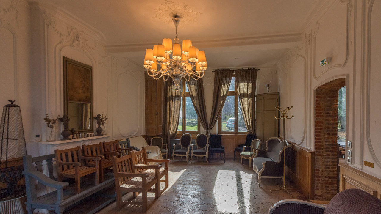 Historic 18th-Century Manor Perfect for Events and Luxury Projects - 5