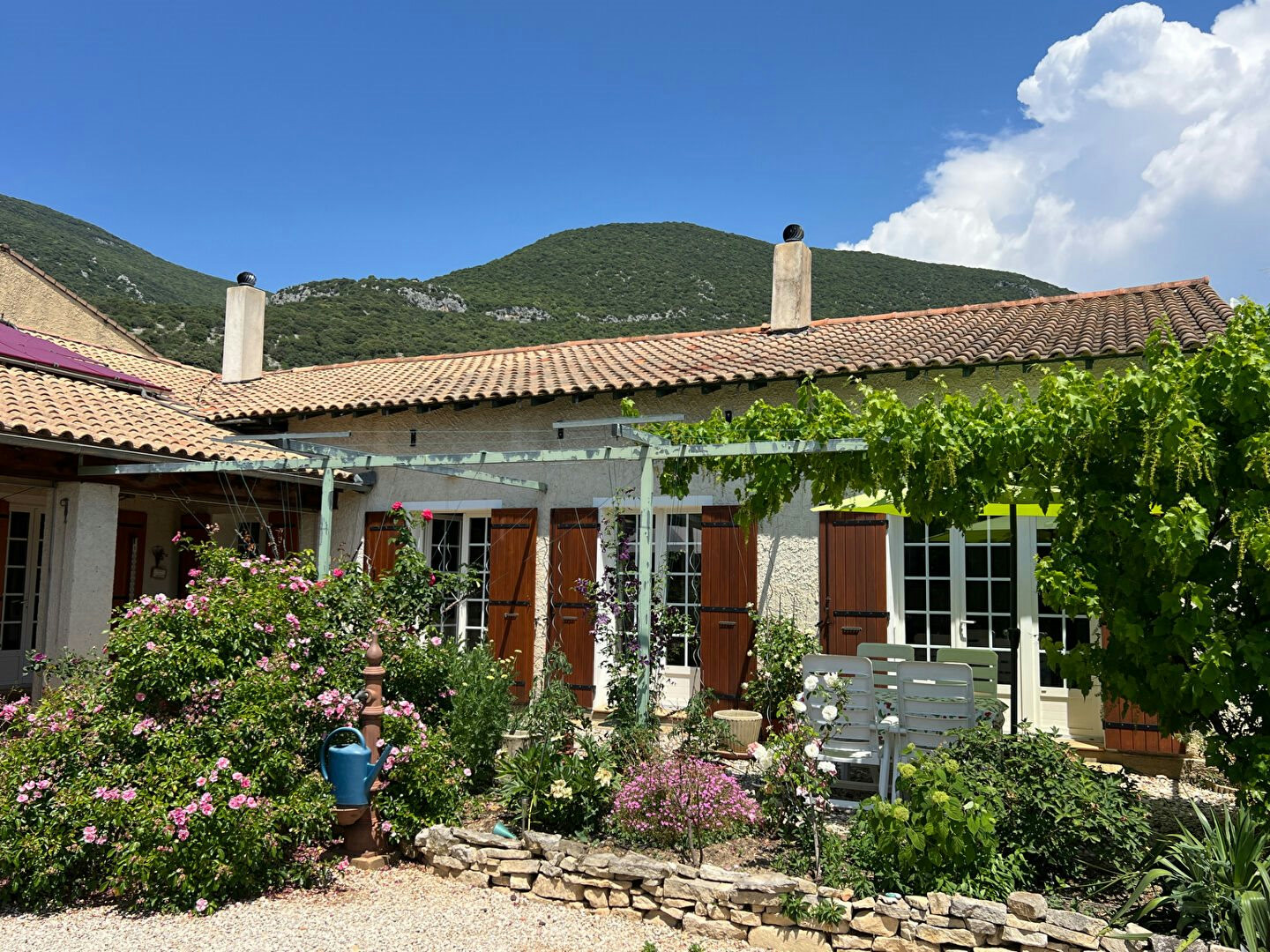 House & swimming pool in Rustrel