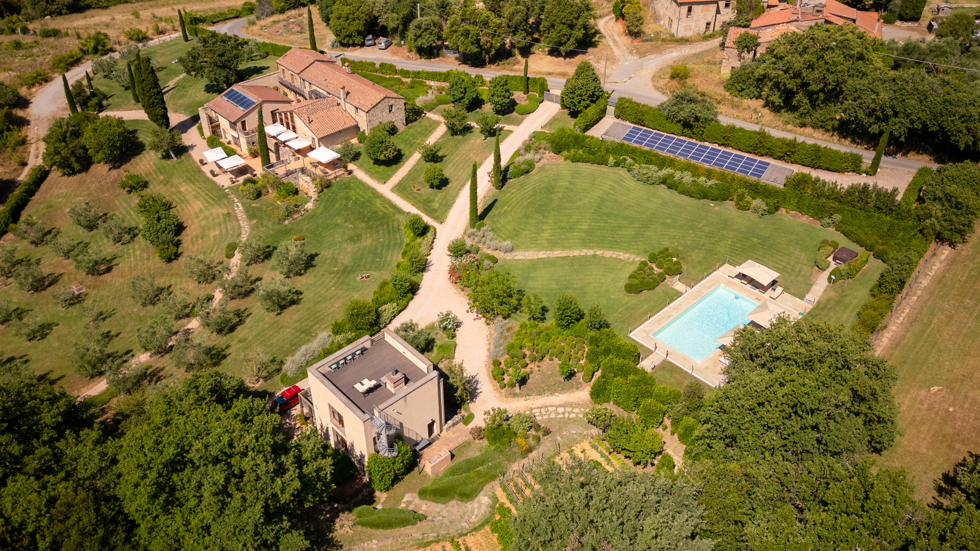Luxury residence in Maremma Tuscany with 3 buildings, swimming pool and jacuzzi - 2
