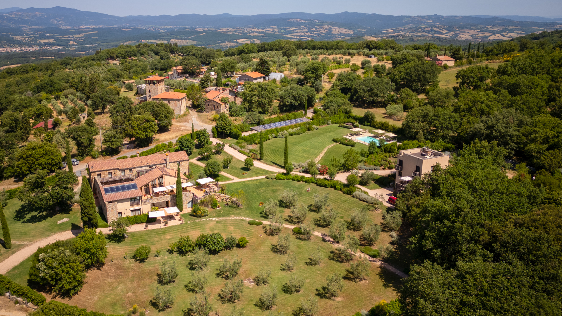 Luxury residence in Maremma Tuscany with 3 buildings, swimming pool and jacuzzi - 5