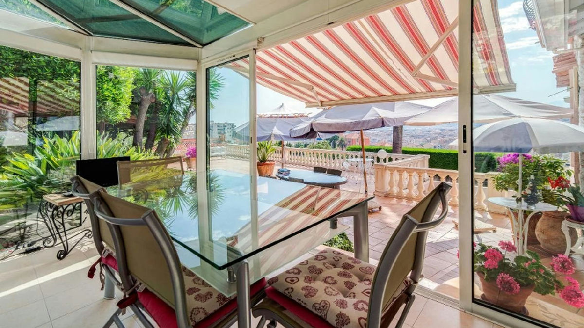 2/3 room villa with garden, terrace, and garage - 2