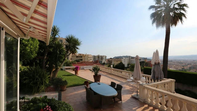 2/3 room villa with garden, terrace, and garage - 3