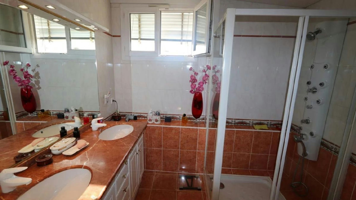 2/3 room villa with garden, terrace, and garage - 8