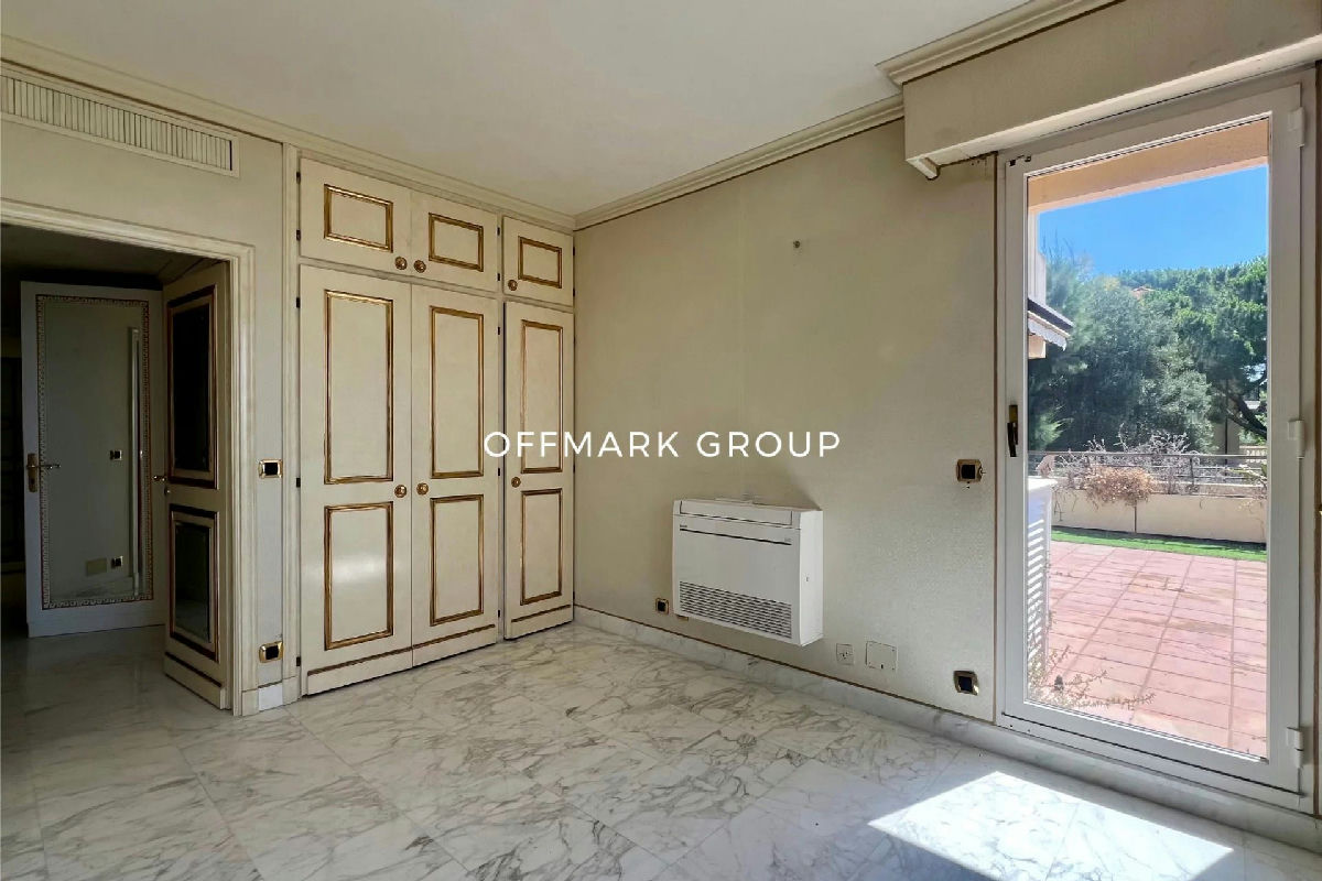 Apartment With Sea View Near Monaco - 9