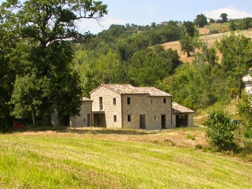 Country house with circa 2 hectares of land