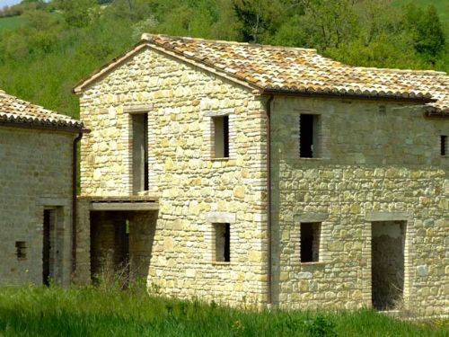 Country house with circa 2 hectares of land - 4