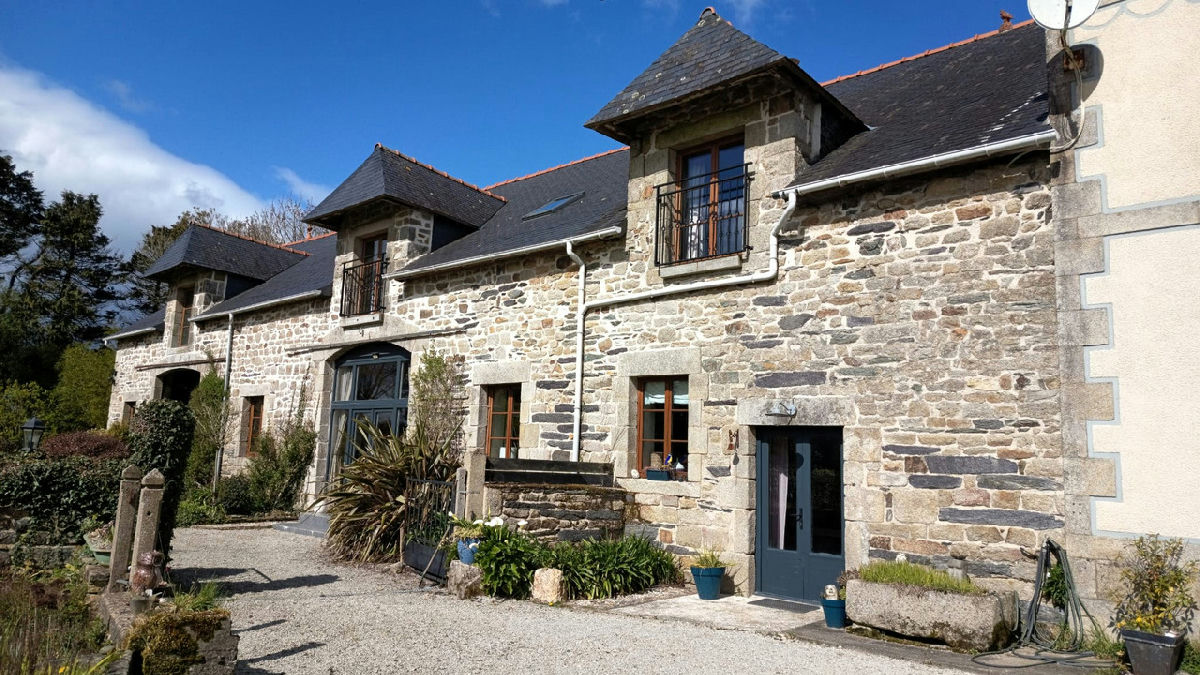 A stunning property consisting of a main house, gites, outbuildings and land, close to beautiful beaches - 1