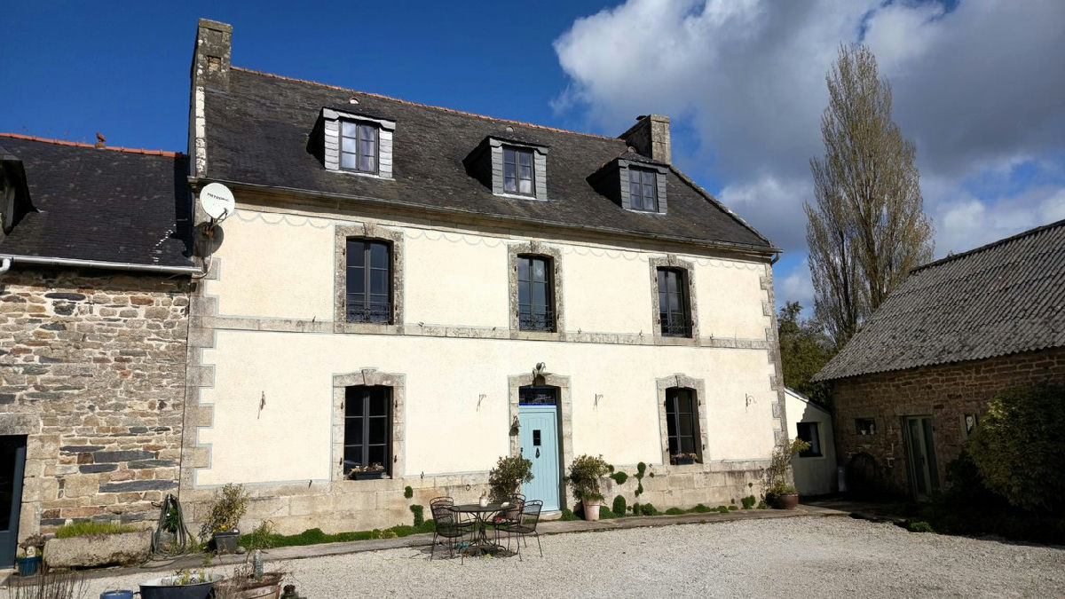 A stunning property consisting of a main house, gites, outbuildings and land, close to beautiful beaches - 2