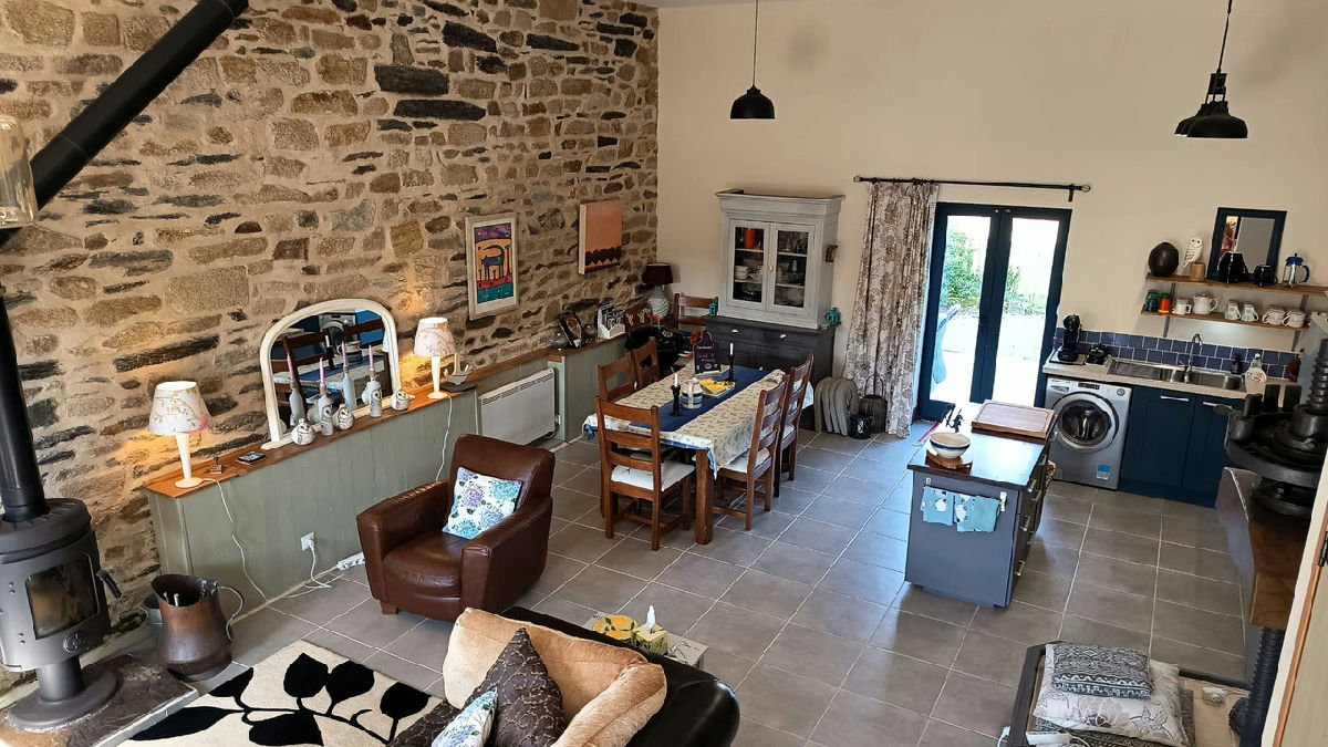 A stunning property consisting of a main house, gites, outbuildings and land, close to beautiful beaches - 8