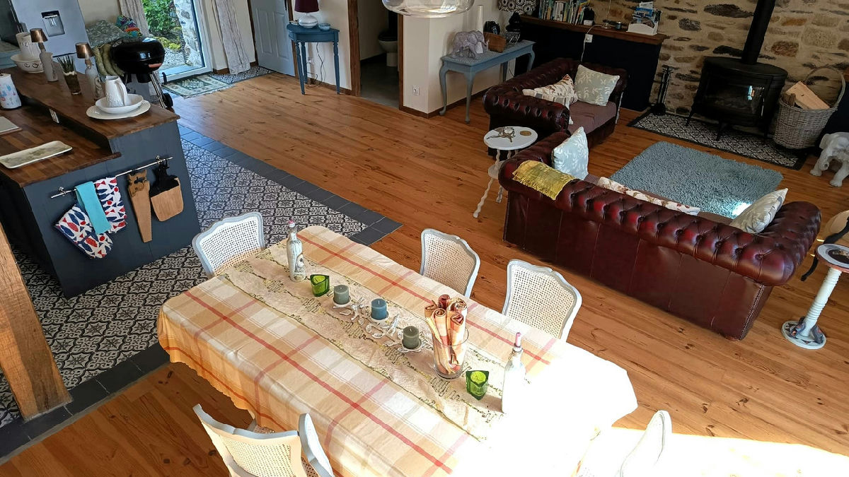 A stunning property consisting of a main house, gites, outbuildings and land, close to beautiful beaches - 10