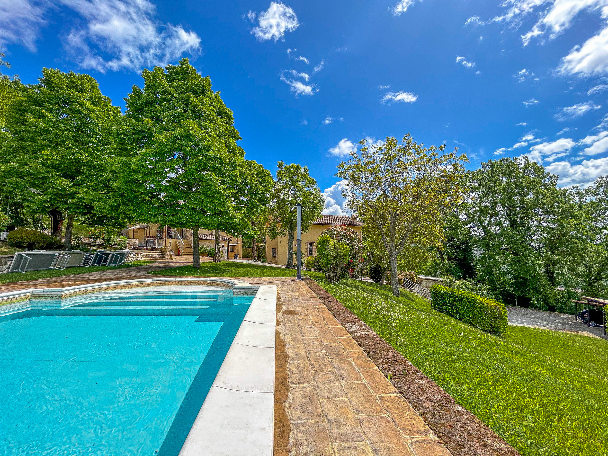 Beautiful B&B with pool - 2