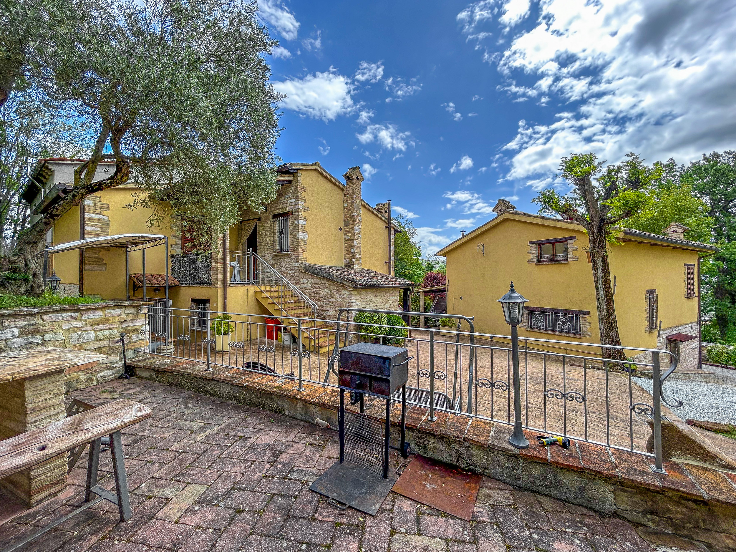 Beautiful B&B with pool - 4