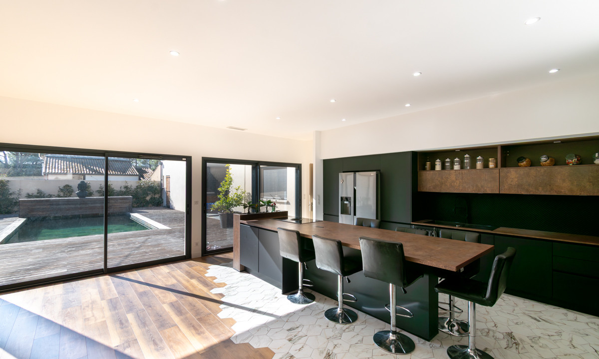 Modern Single-Storey Home with South Terrace, Saltwater Pool, Outdoor Kitchen and Privacy - 4