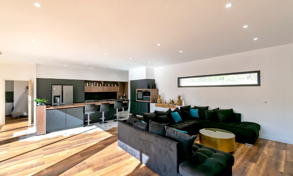 Modern Single-Storey Home with South Terrace, Saltwater Pool, Outdoor Kitchen and Privacy - 5