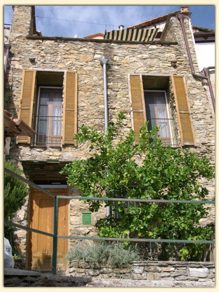 Beautiful Cottage with Sea View