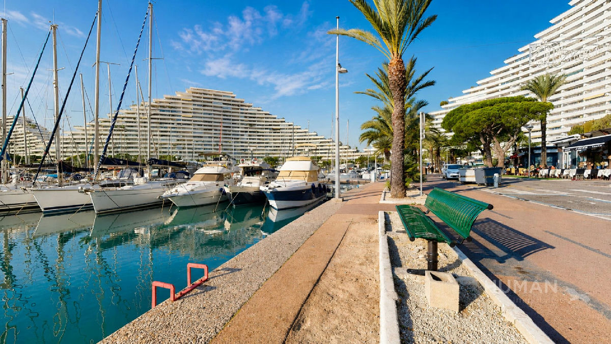 Marina Baie des Anges 4/5 room apartment with panoramic sea view, terrace, and storage unit - 14