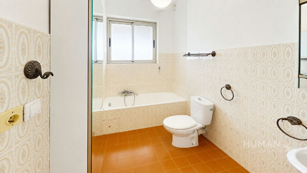 Marina Baie des Anges 4/5 room apartment with panoramic sea view, terrace, and storage unit - 10