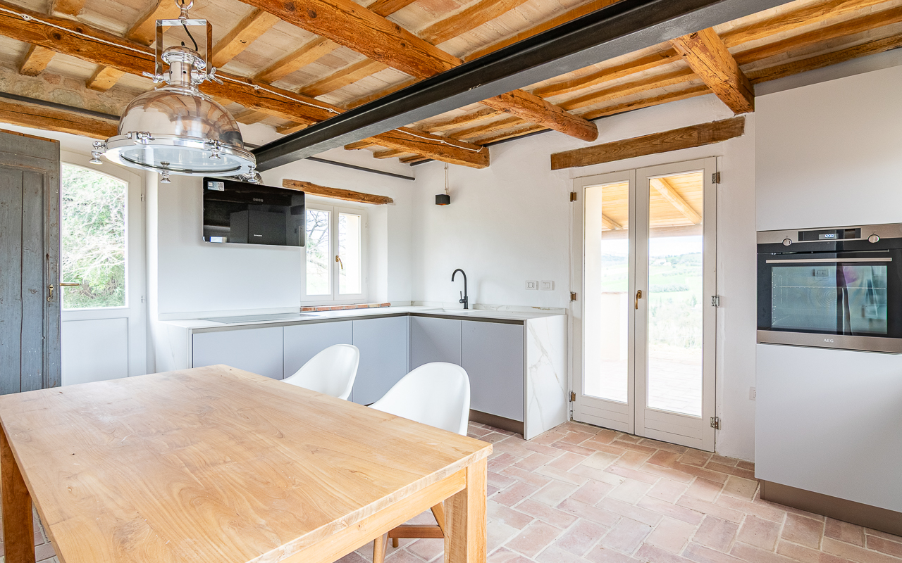 This beautifully located former farmhouse, fully renovated in 2024-2025, seamlessly blends modern comfort with the stunning charm of Le Marche’s rolling landscape - 5
