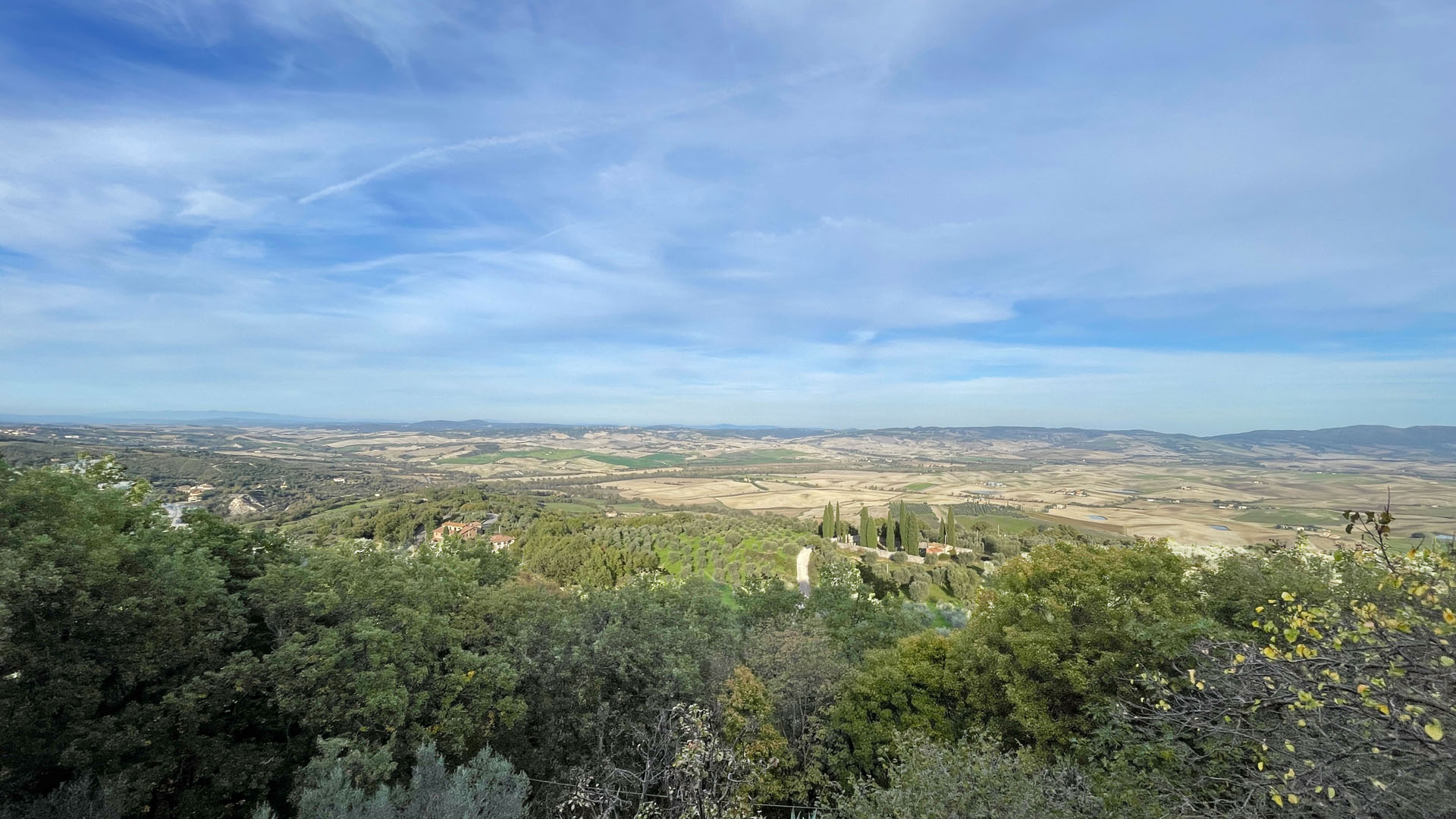 Panoramic villa in Castiglione d'Orcia, Siena, Tuscany, walking distance from village - 3