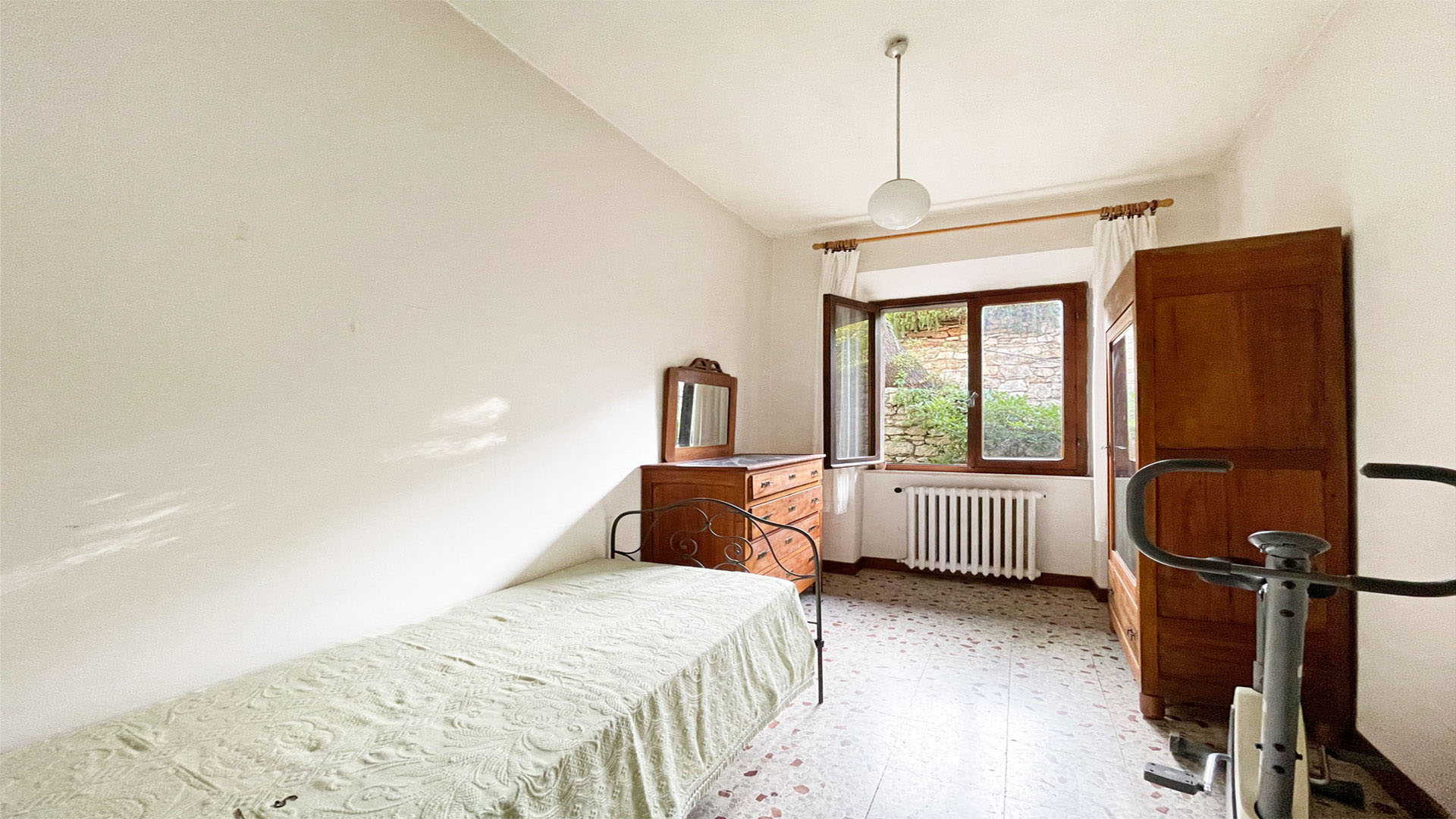 Panoramic villa in Castiglione d'Orcia, Siena, Tuscany, walking distance from village - 4