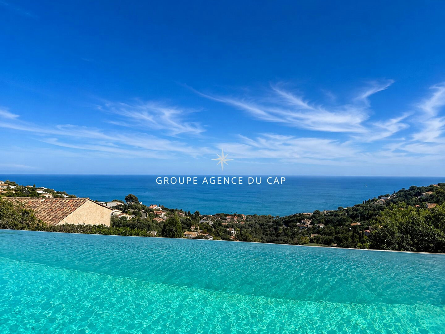 Contemporary 5-bedroom villa with double garage, swimming pool, and sea view in Les Issamb